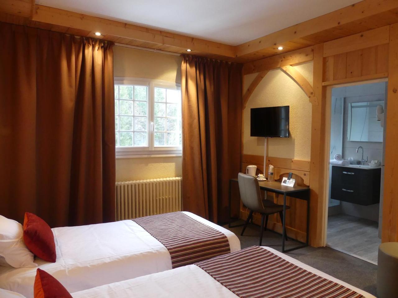 Aux Truites Bleues Hotel Fort-du-Plasne Buitenkant foto